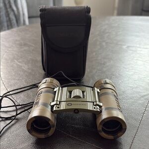 Simons  Binoculars Compact Design with Textured Grip